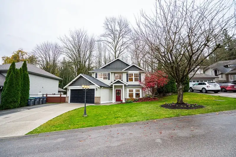 17838 100A AVENUE - photo 1 of 37