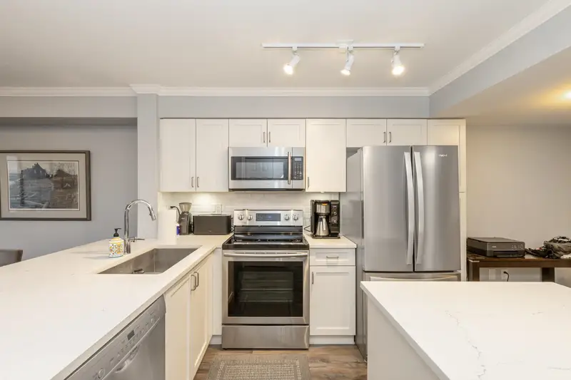 211 15210 PACIFIC AVENUE - photo 3 of 25