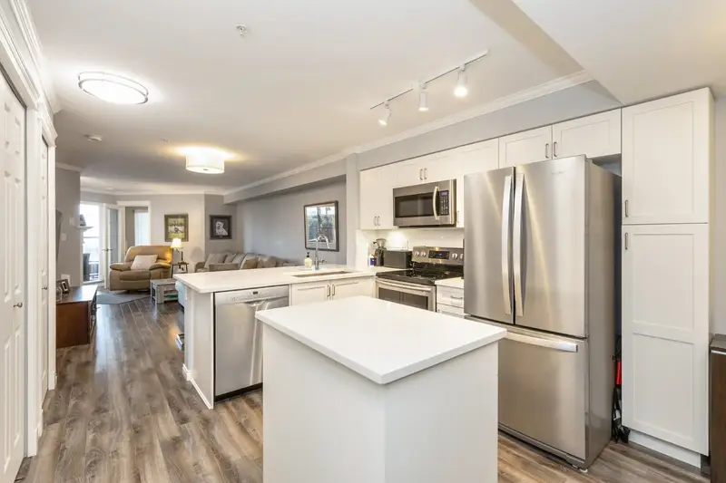 211 15210 PACIFIC AVENUE - photo 4 of 25