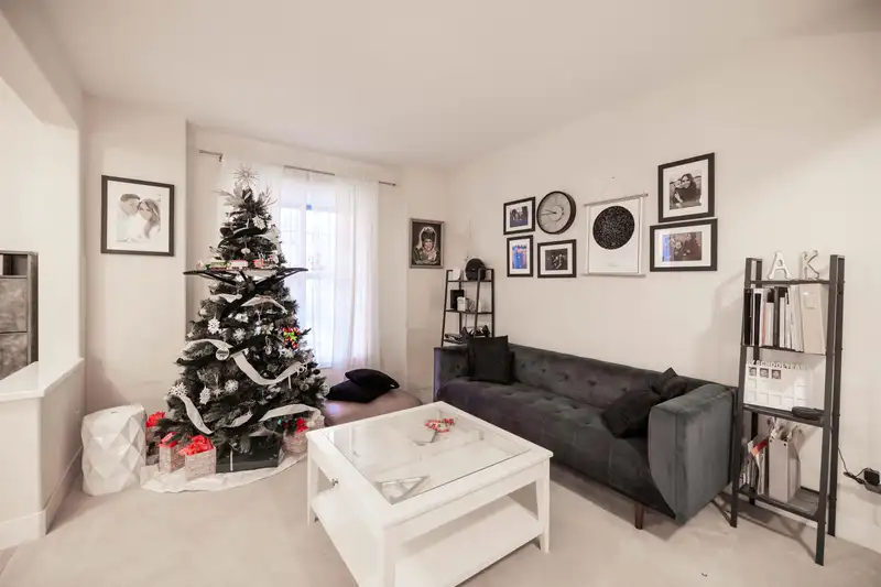 18999 68 AVENUE - photo 4 of 28