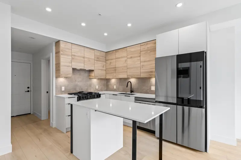 106 30494 CARDINAL AVENUE - photo 1 of 25