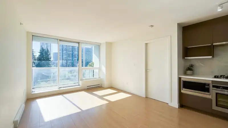 1105 13750 100 AVENUE - photo 3 of 22