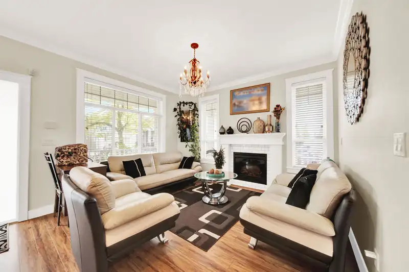 7051 144B STREET - photo 4 of 32