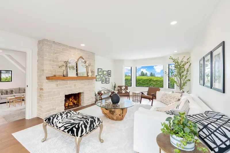 3047 SPENCER CLOSE - photo 4 of 25