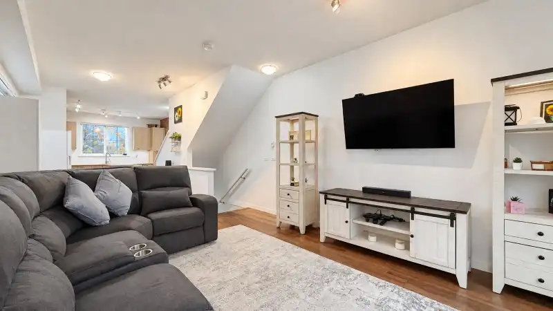 114 14833 61 AVENUE - photo 1 of 25