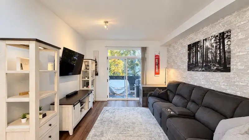 114 14833 61 AVENUE - photo 2 of 25