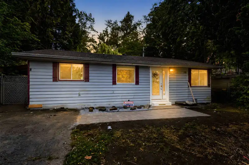 18460 74 AVENUE - photo 3 of 39