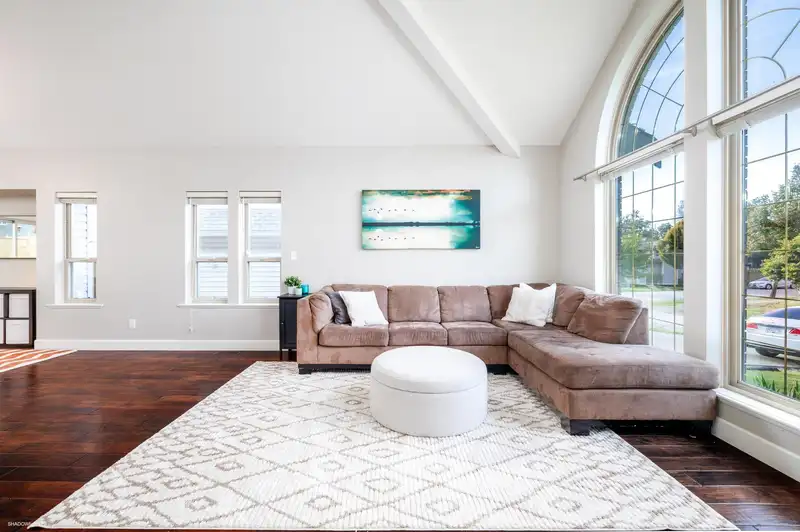 18118 68A AVENUE - photo 3 of 27