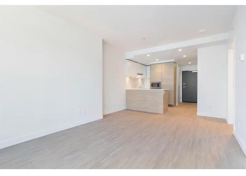 605 13655 FRASER HIGHWAY - photo 4 of 25