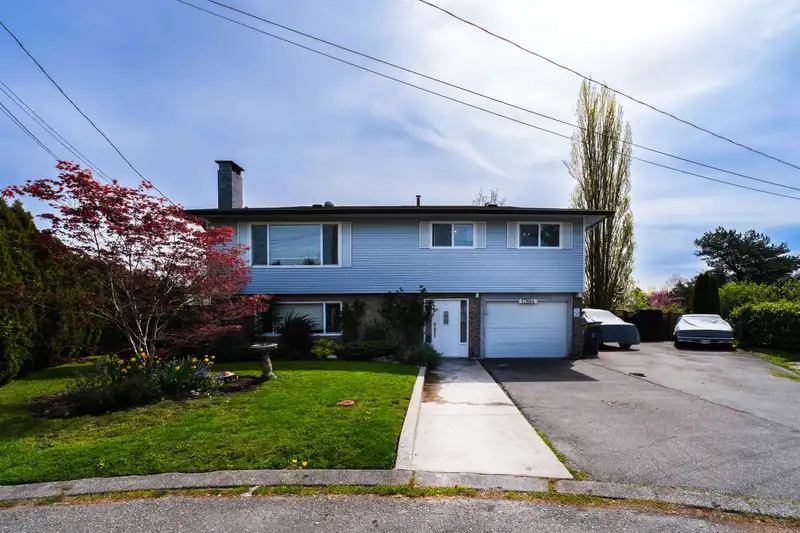 17884 57 AVENUE - photo 2 of 37
