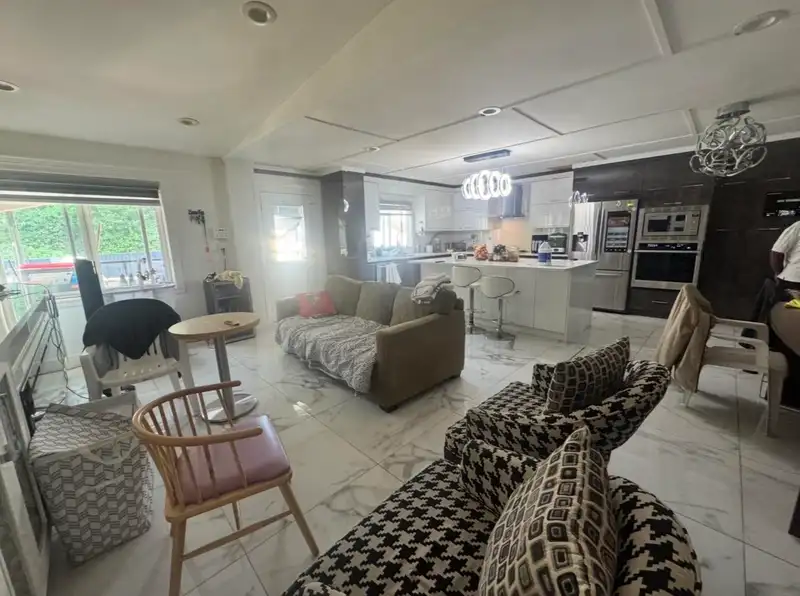 13317 84 AVENUE - photo 4 of 5