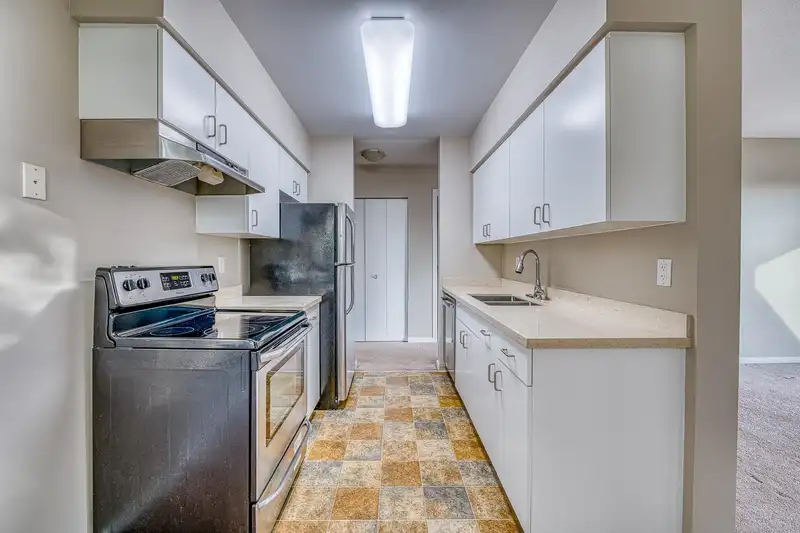 311 15288 100 AVENUE - photo 3 of 14