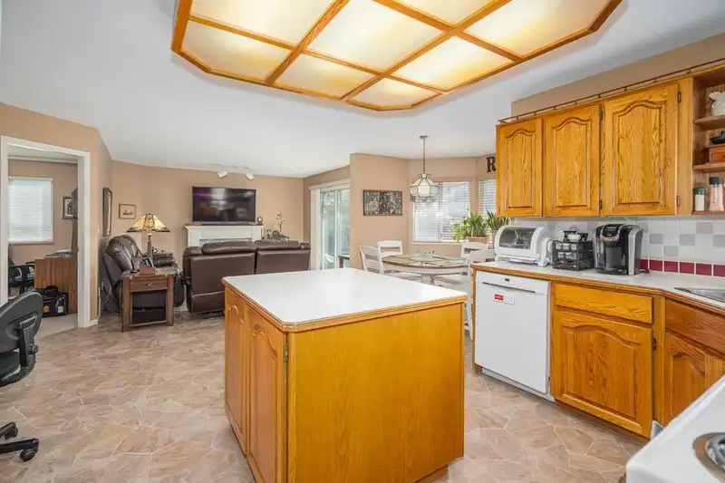 14206 86 AVENUE - photo 3 of 36