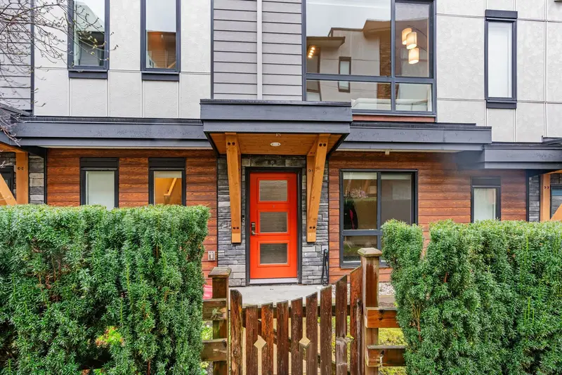 181 16488 64 AVENUE - photo 1 of 24