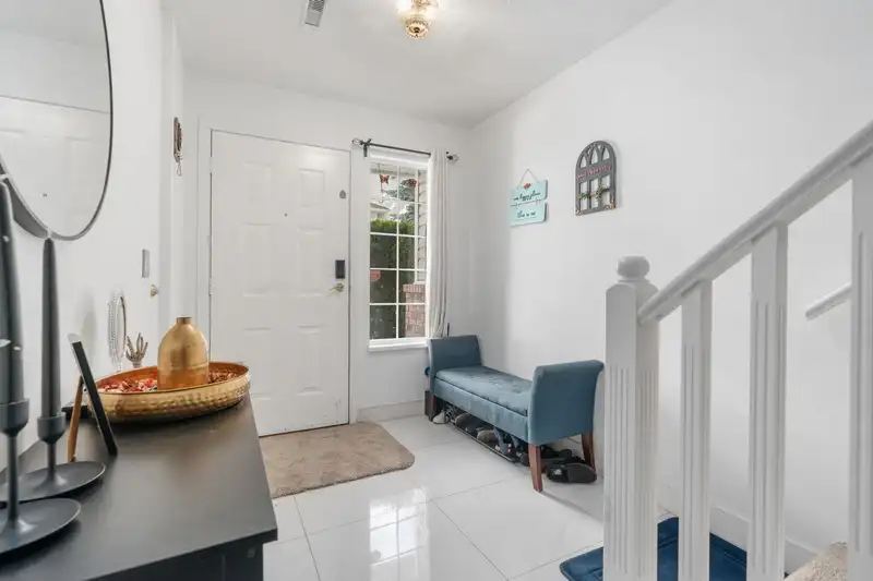 3 13981 70 AVENUE - photo 2 of 39