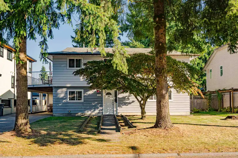 12891 69 AVENUE - photo 1 of 32