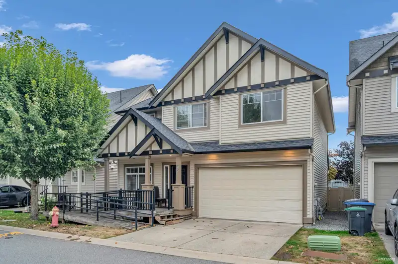 35 6195 168 STREET - photo 2 of 33