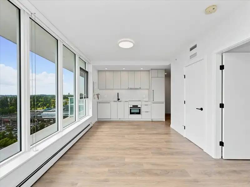 2305 13685 102 AVENUE - photo 2 of 26