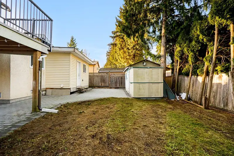 13261 66B AVENUE - photo 3 of 29